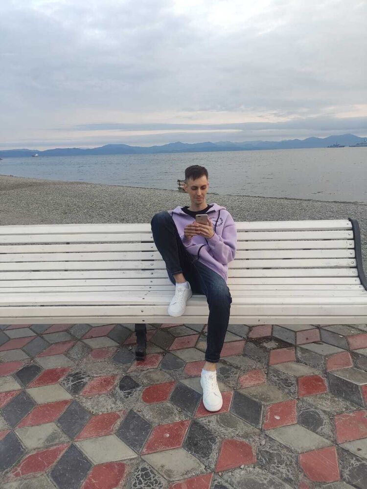  -,   Denis, 35 ,   ,   , c 