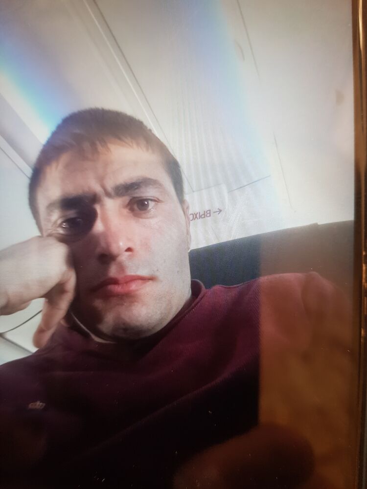  43289739  Narek, 35 ,    