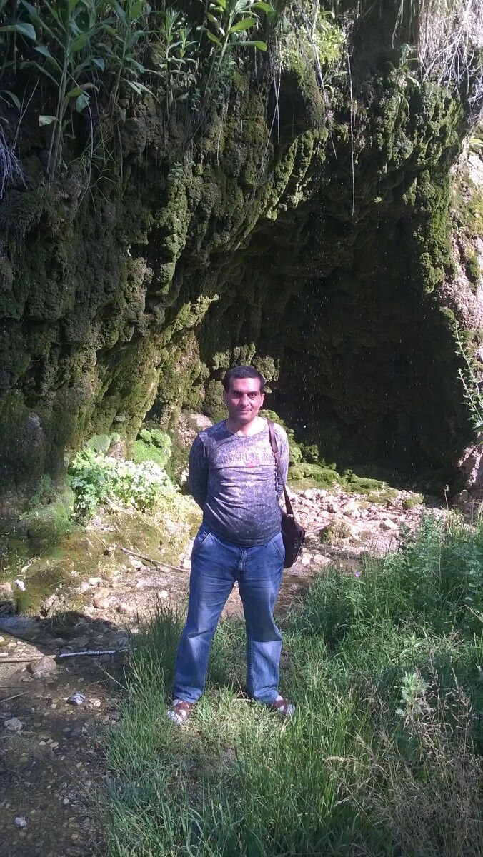  ,   Hakob, 44 ,   