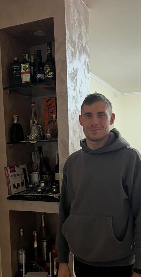  54750029  Dumitru, 28 ,    