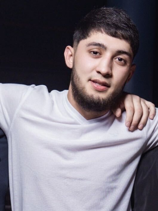  ,   Emir, 23 ,   ,   , c , 