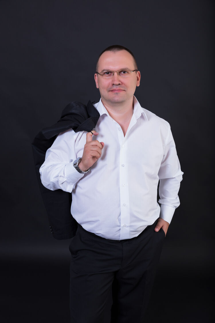  33707209  Konstantin, 38 ,    