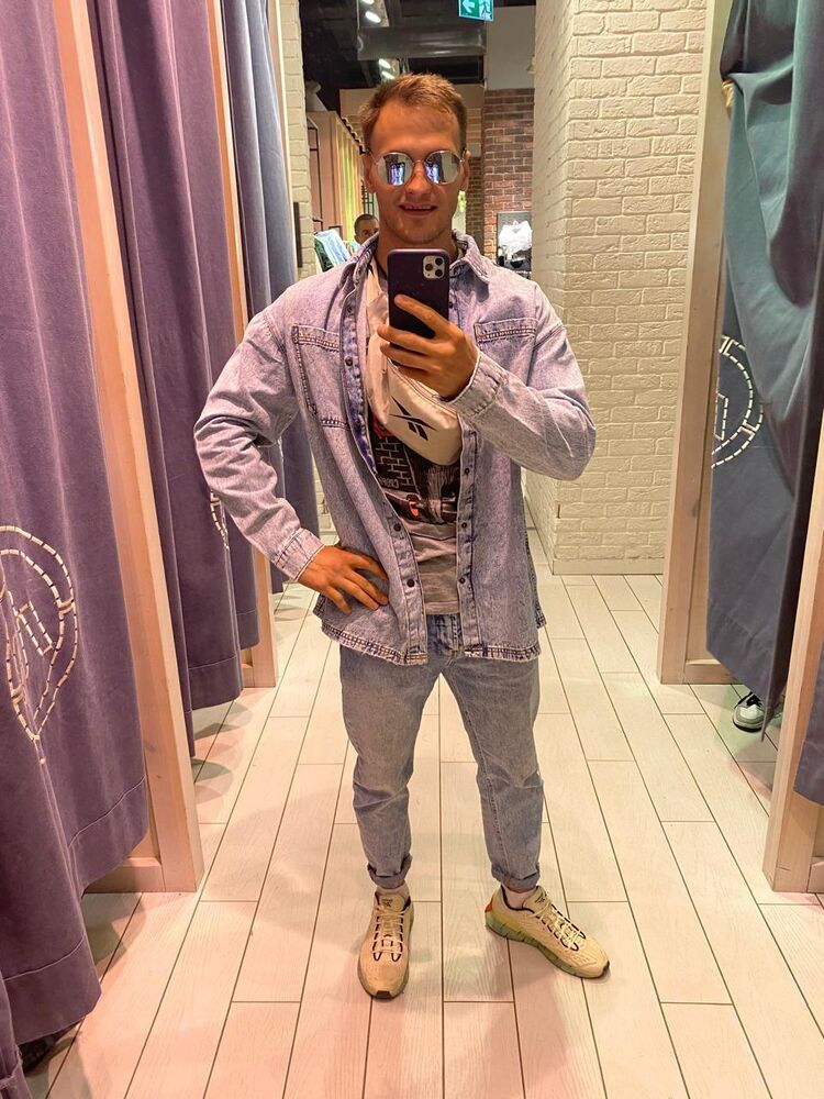 44938389  , 28 ,    