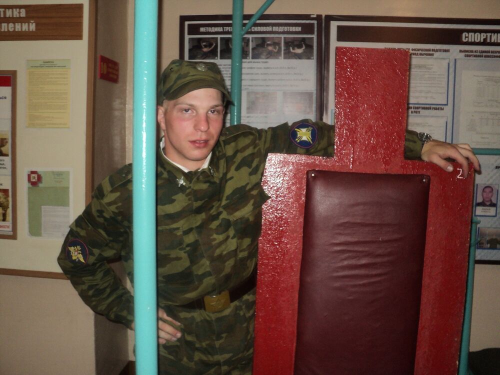  -,   Anton, 33 ,   ,   , 