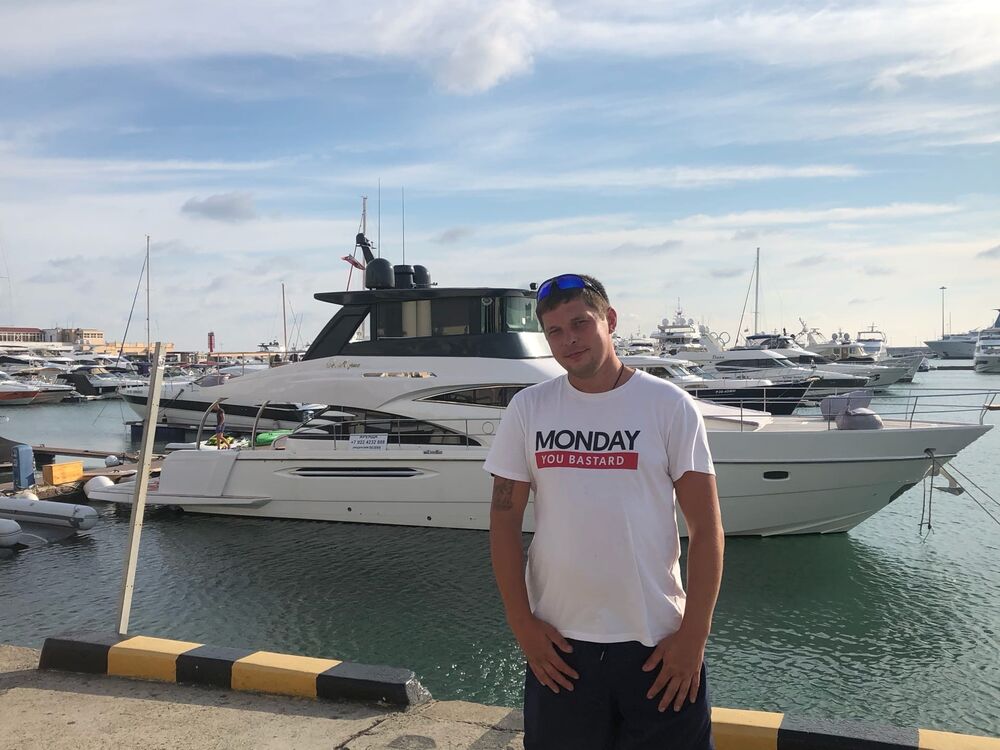  31516139  Andrei, 38 ,    