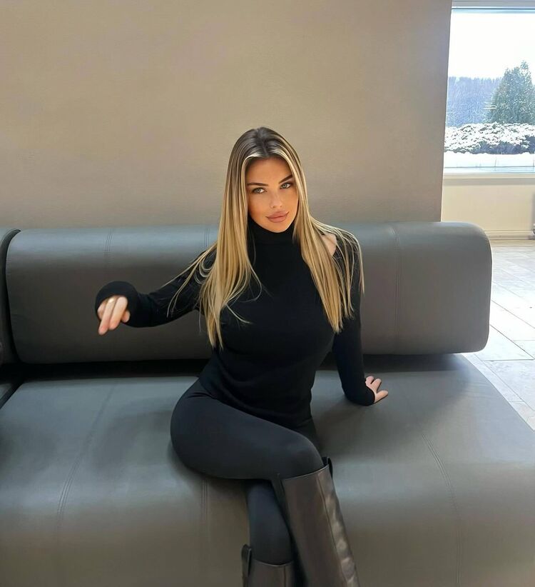  48072579  Lisa, 21 ,    