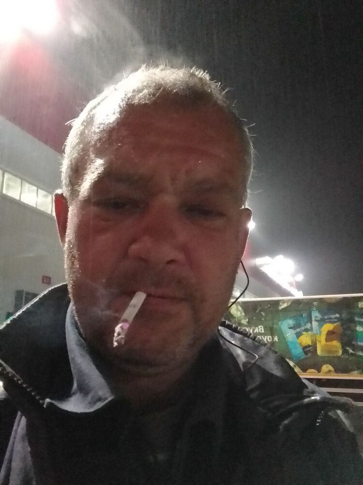  30225519  Valentin, 49 ,    