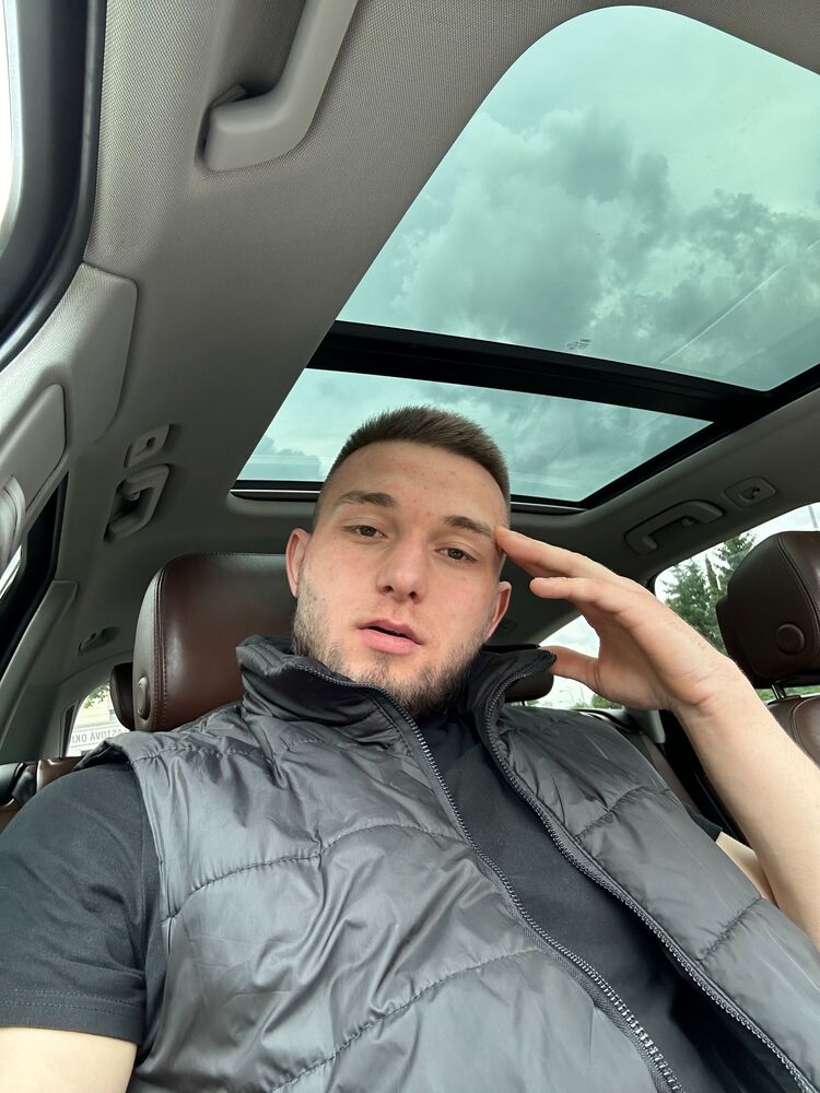  Dejvice,   Yurii, 21 ,   ,   