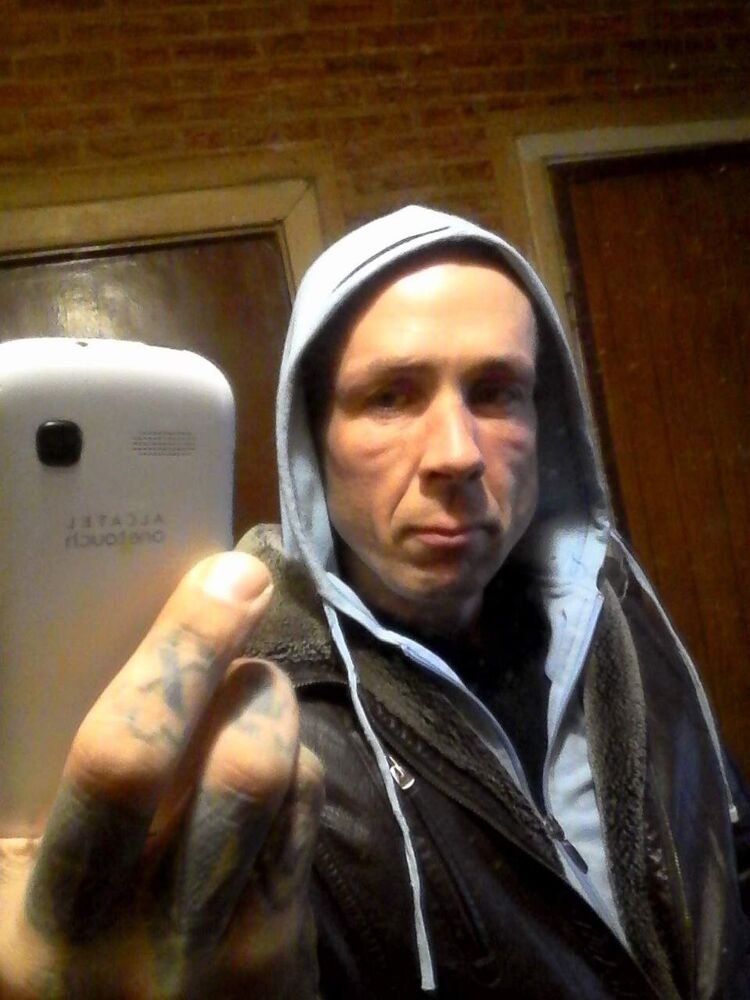  42123409  Drog, 44 ,    