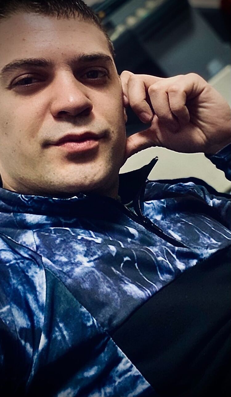 44883249  , 28 ,    