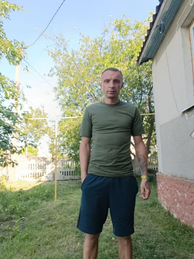  ,   Seryoga, 34 ,   ,   