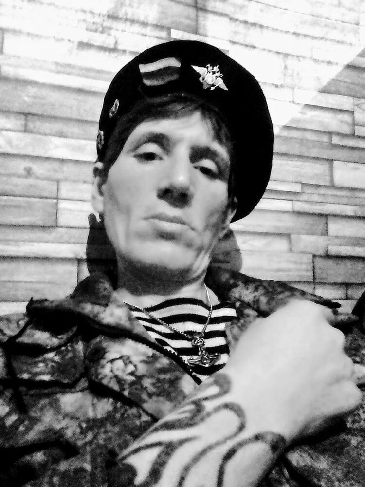  33496139  Alex, 42 ,    