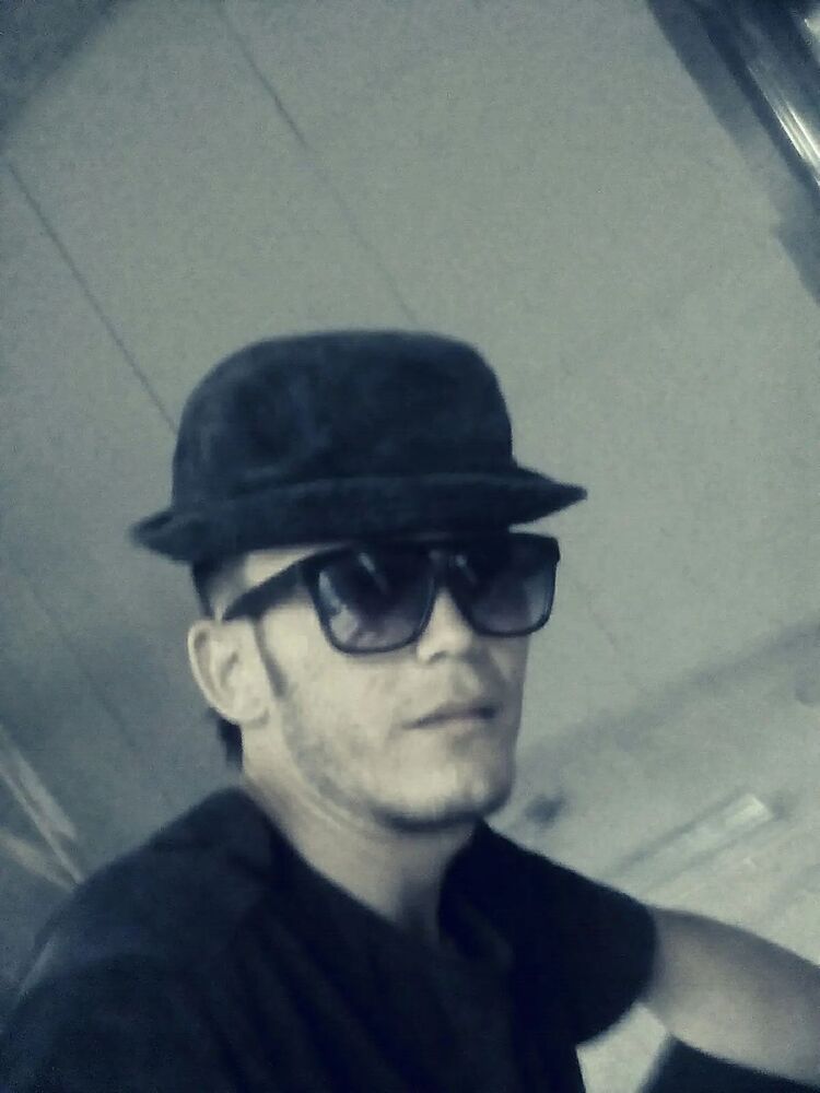  50996529  Abay, 31 ,    