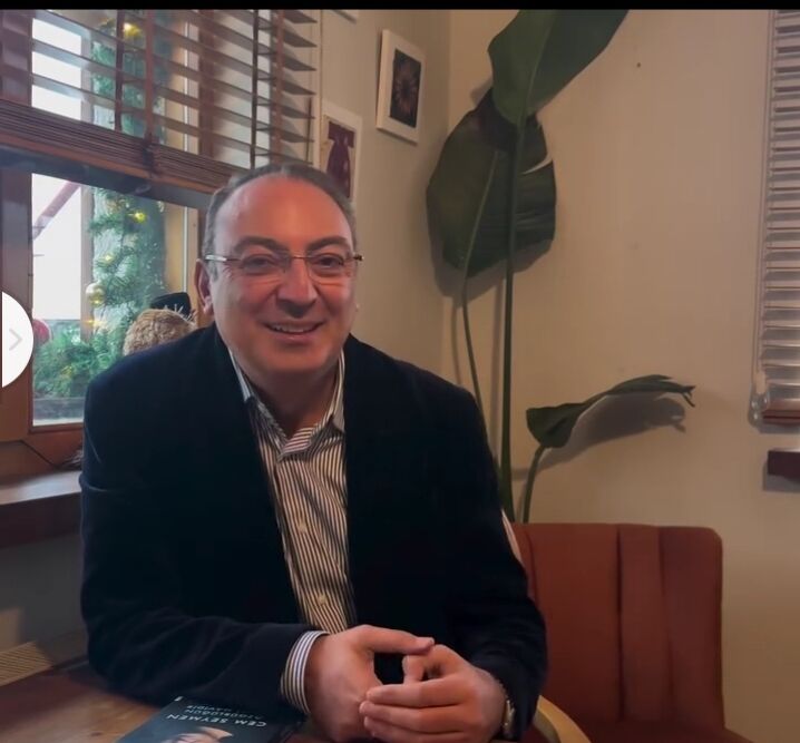  ,   Laurence, 60 ,     , c 