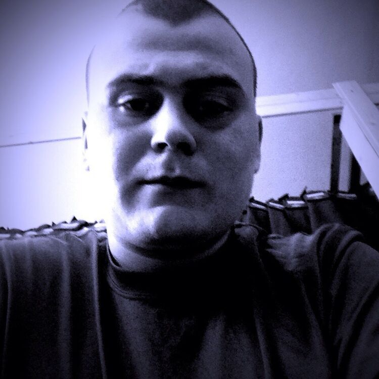  18076729  , 28 ,    