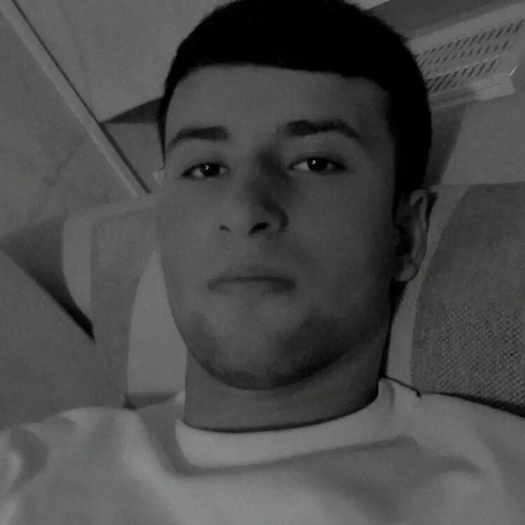  53542999  Oyatullo, 21 ,    Lambeth