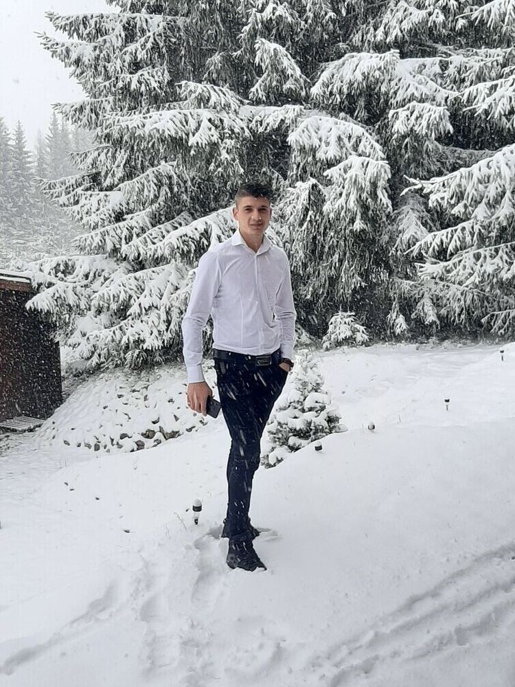  ,   Dorian, 27 ,   ,   