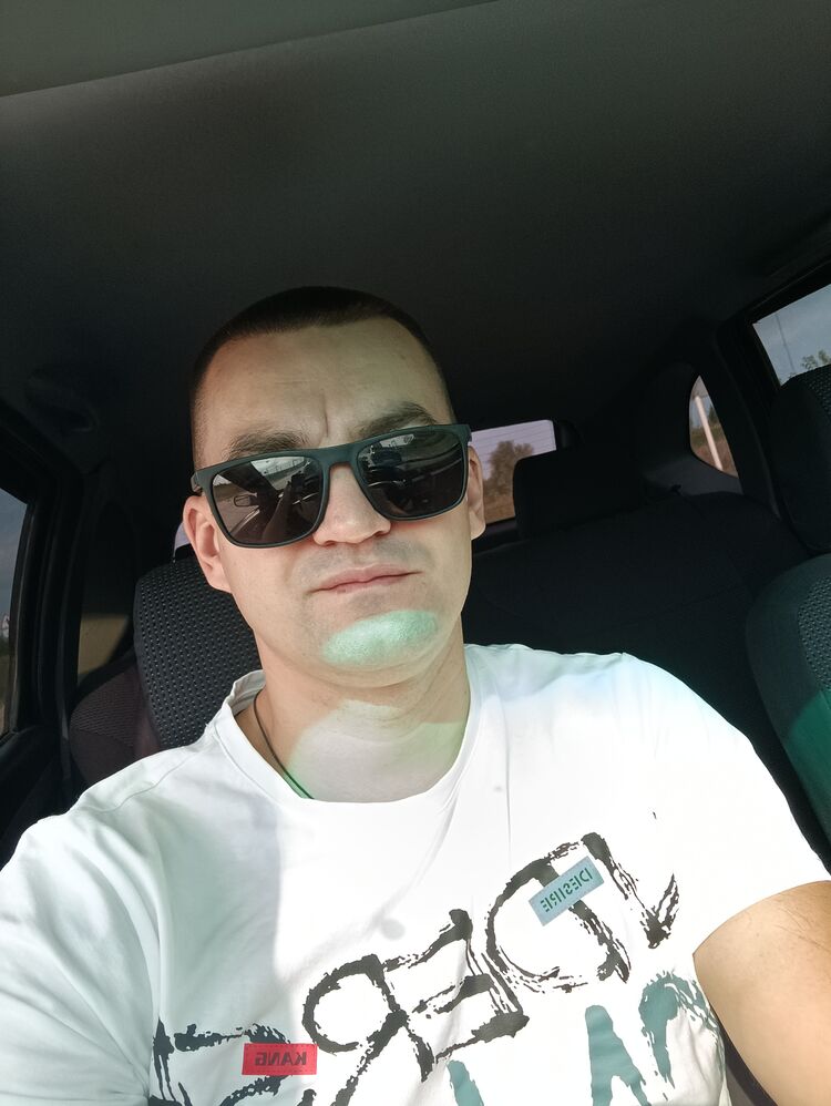  ,   Alex, 37 ,   ,   , 