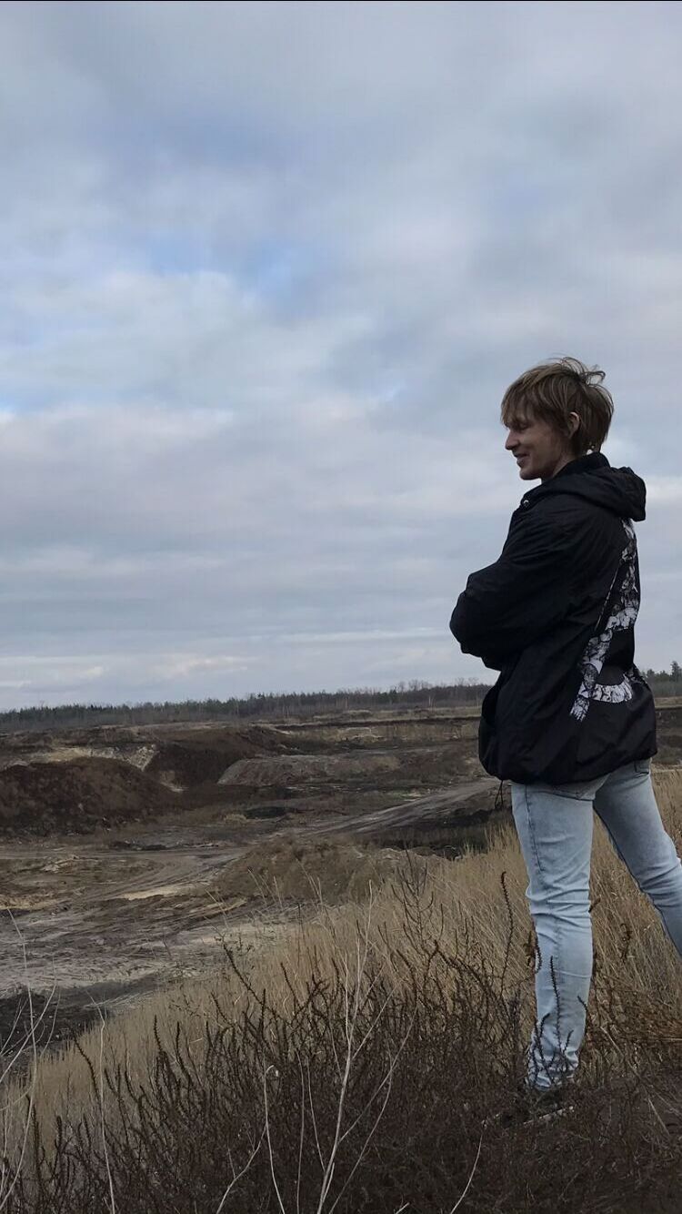  32407729  , 33 ,    