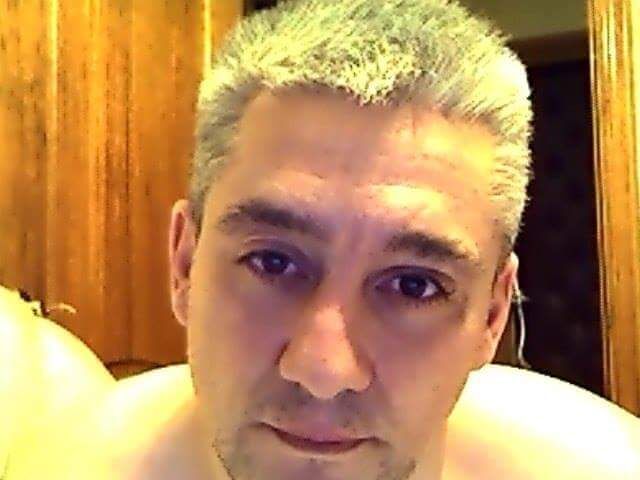  48577559  Maks, 51 ,    