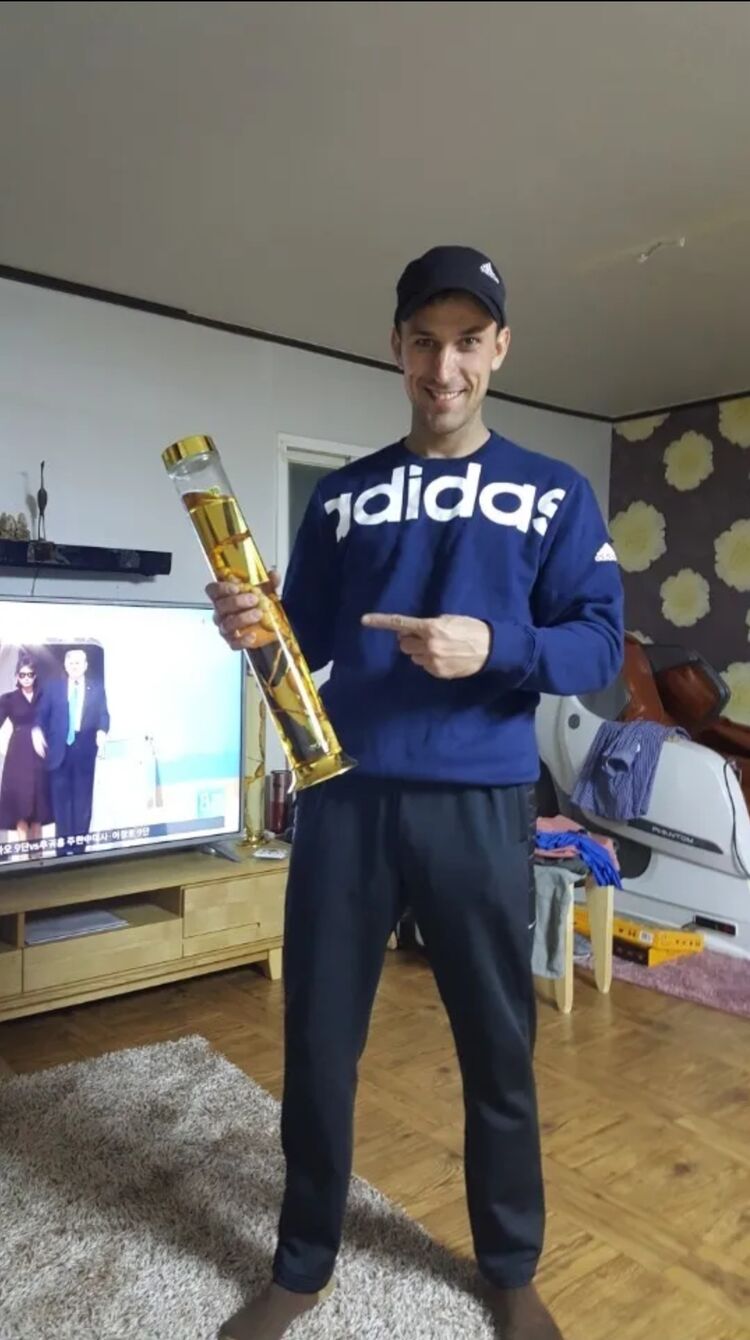  --,   Slava, 37 ,   ,   , c 