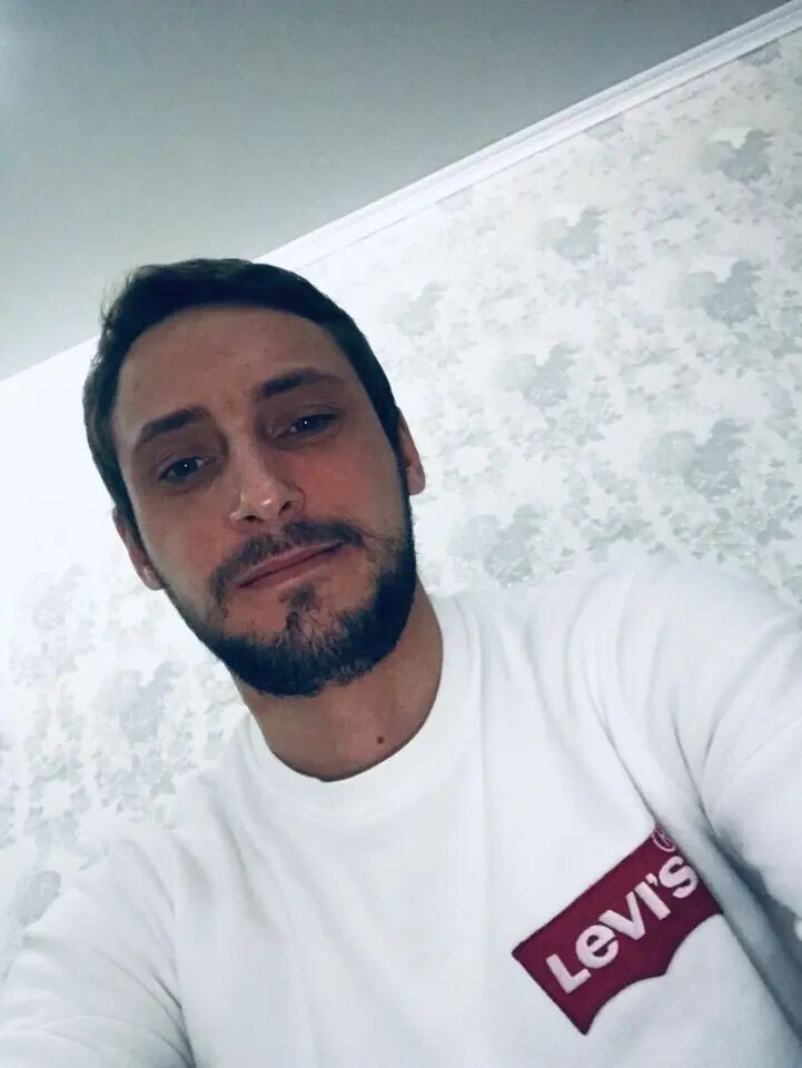  31740829  , 37 ,     