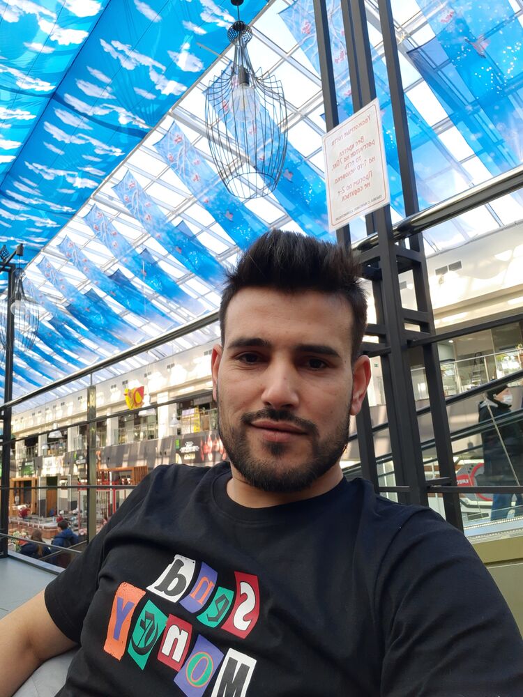  ,   Ali, 37 ,   ,   