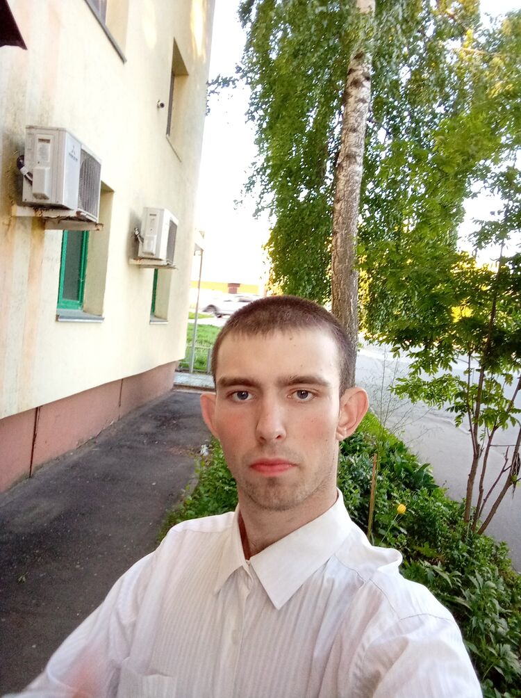  27516399  Maxim, 24 ,    