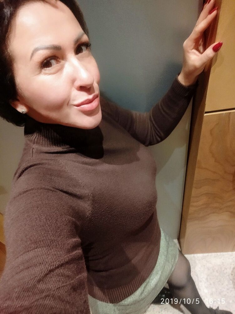  ,   Marina, 47 ,   ,   , c 