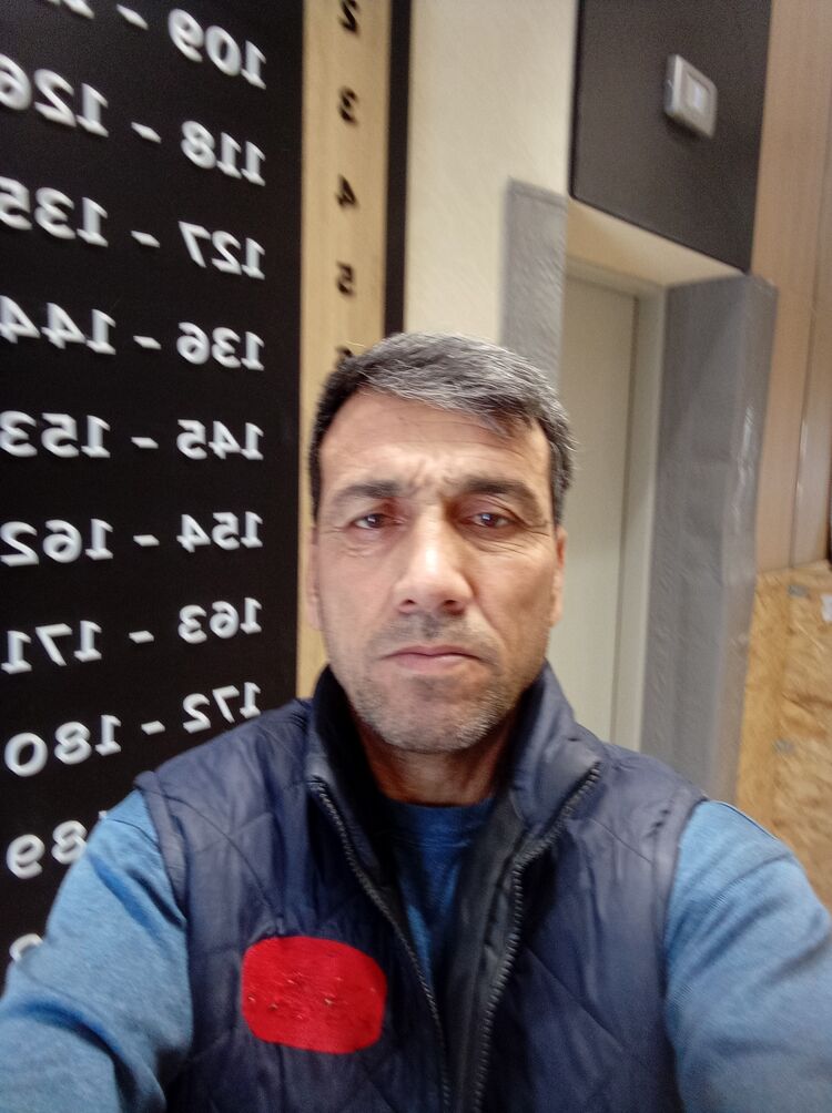  53556349  Alihan, 48 ,    