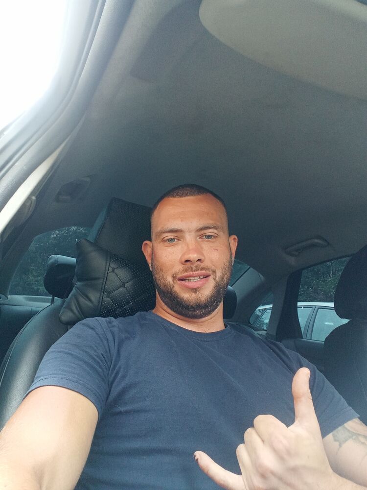  44313979  Artem, 32 ,    