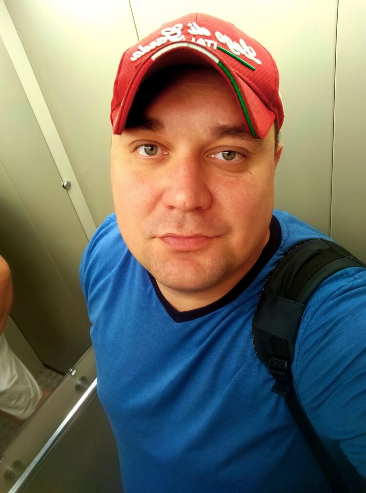  54249949  Alexandro, 40 ,    