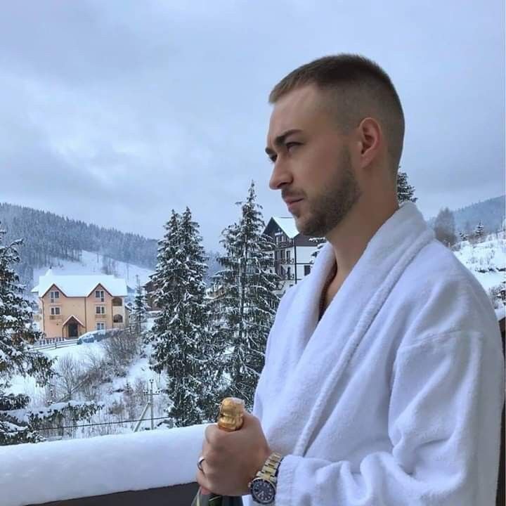  15466279  Vasja, 44 ,    
