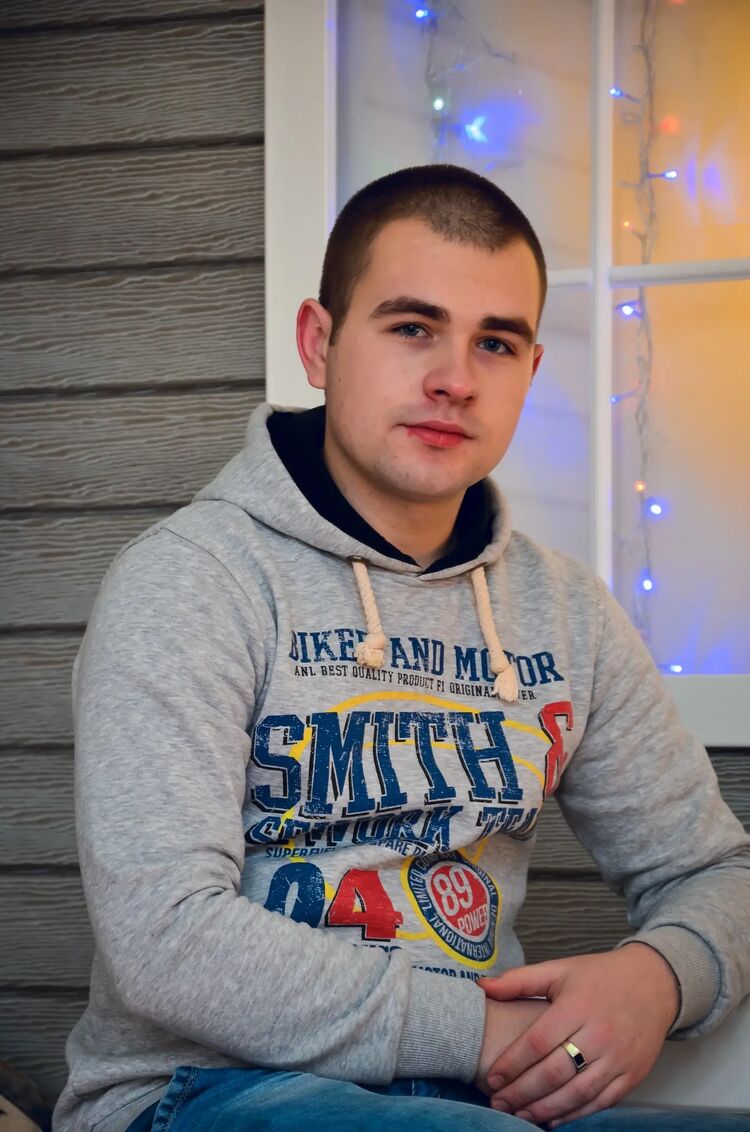  44332729  SnuBDoG, 30 ,    