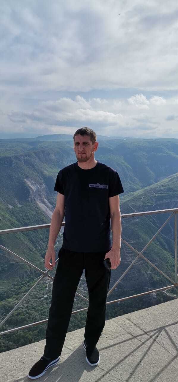  28569209  , 37 ,    
