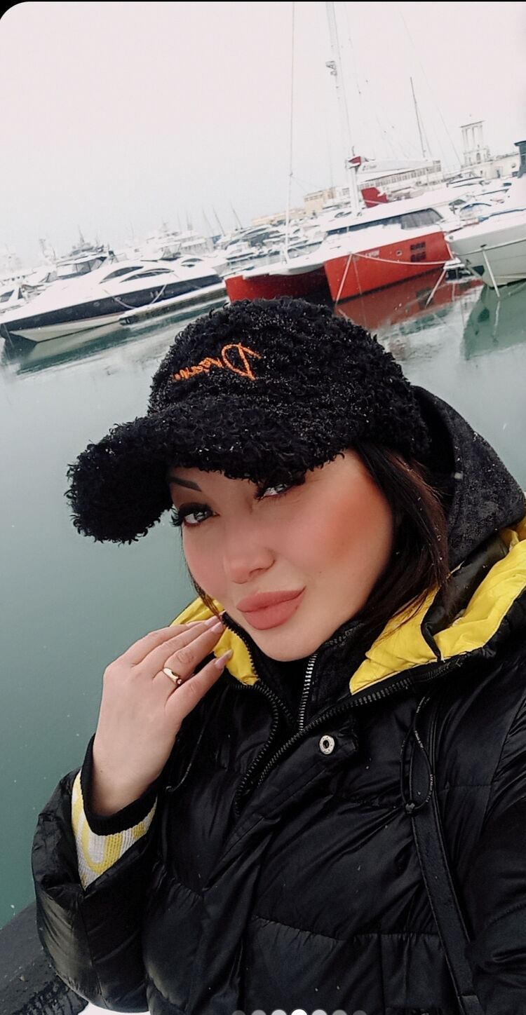  50052199  Alena, 41 ,    