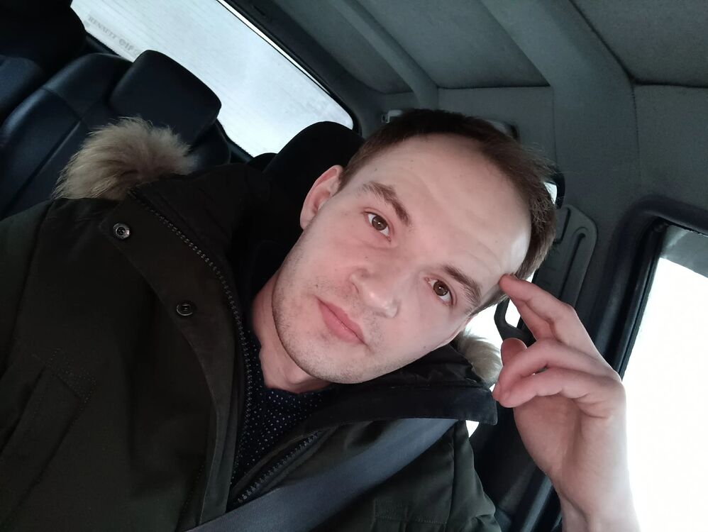  ,   Valery, 33 ,  