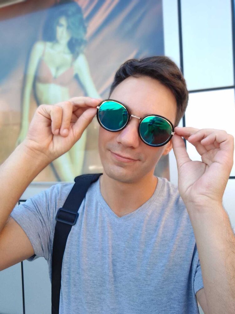  ,   Denis, 30 ,   ,   