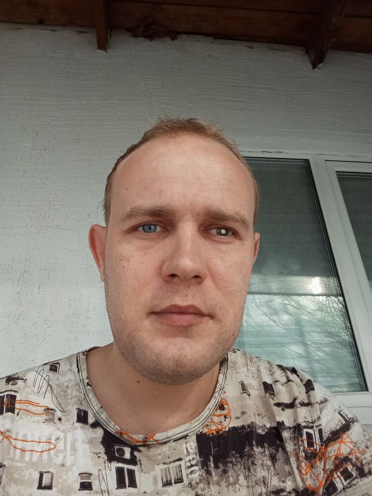  48817779  , 28 ,    