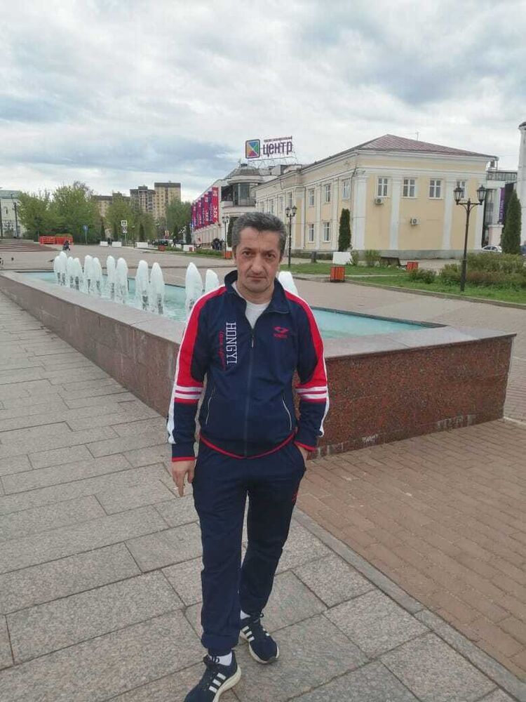  ,   Armen, 48 ,   ,   