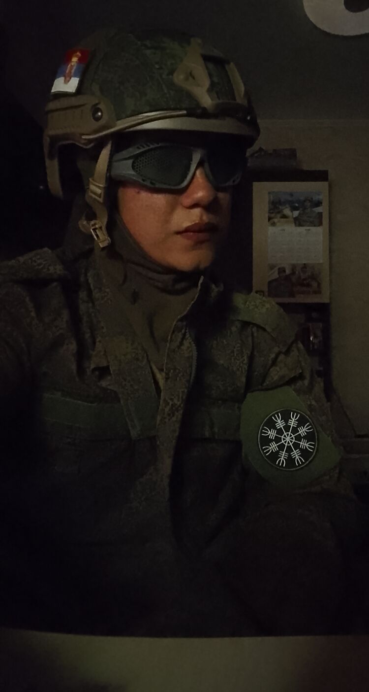  44274799  , 21 ,    