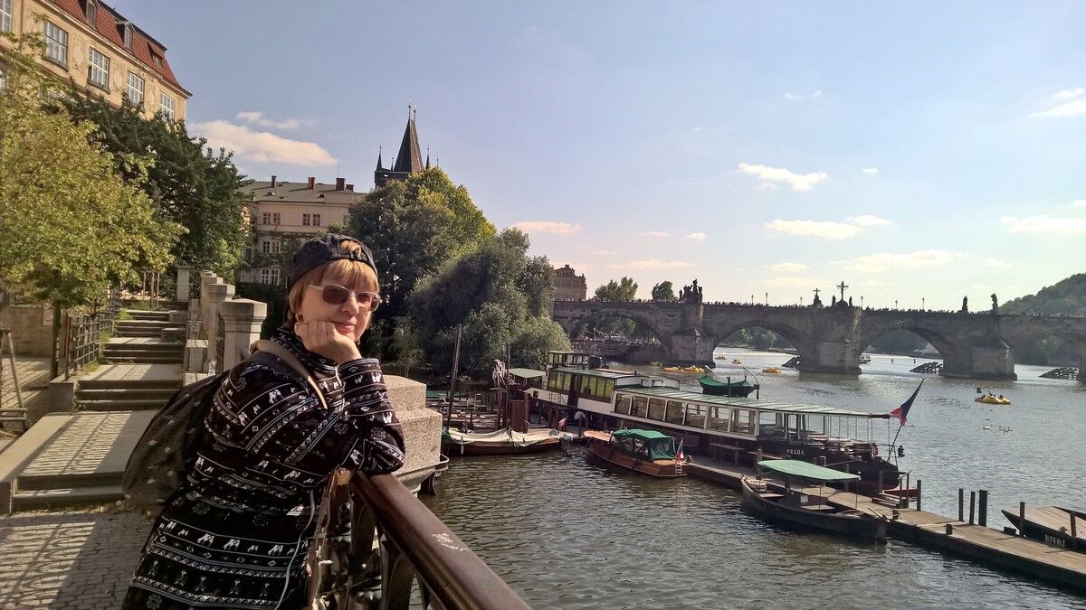  ,   Gelika, 63 ,  