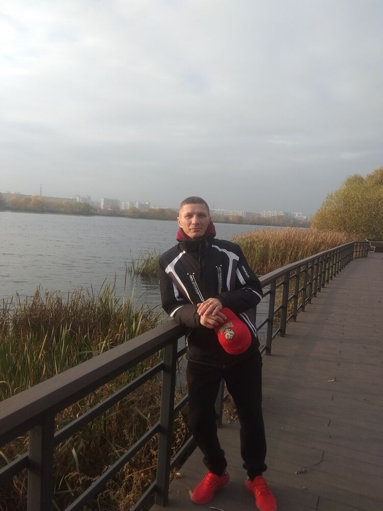  25593249  Sergei, 50 ,    