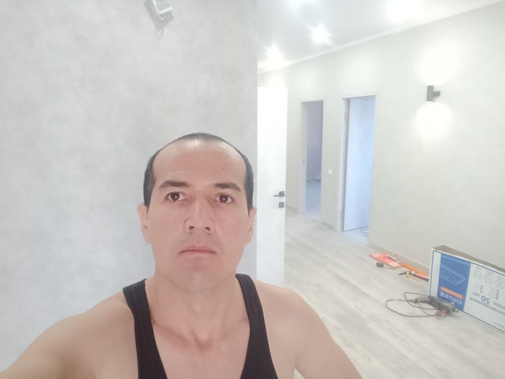  42245979  UMRBEK, 37 ,    