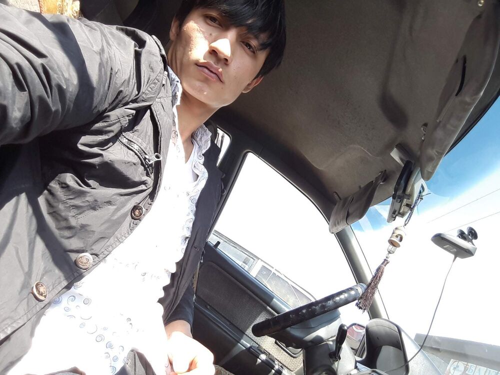  24051269  Husniddin, 28 ,    