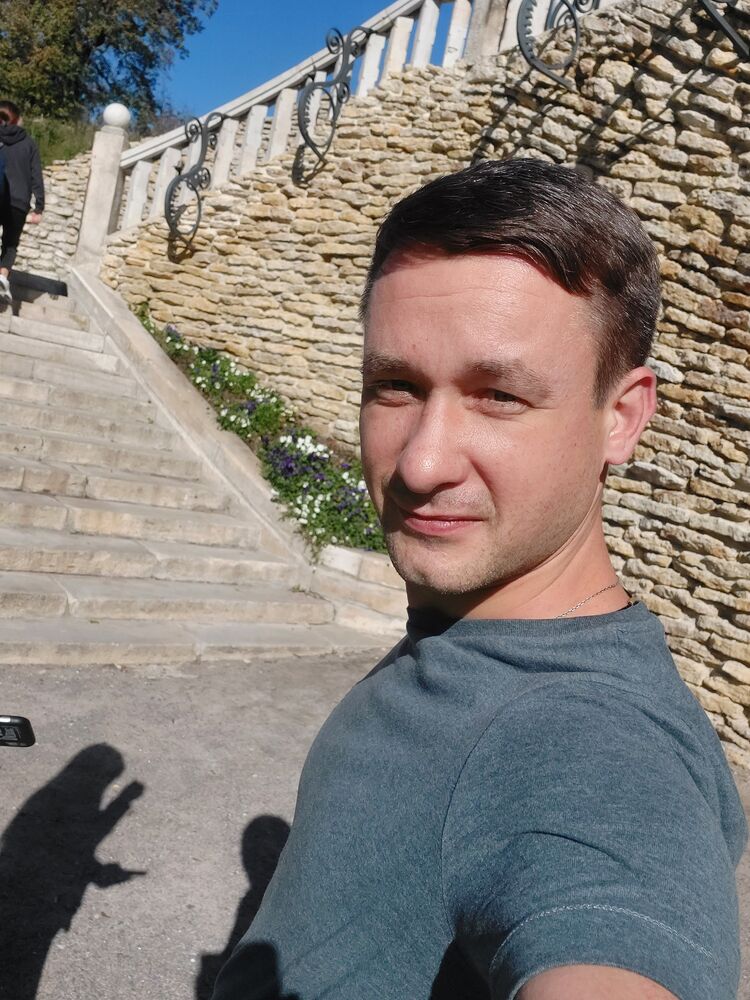  ,   Sergey, 39 ,   