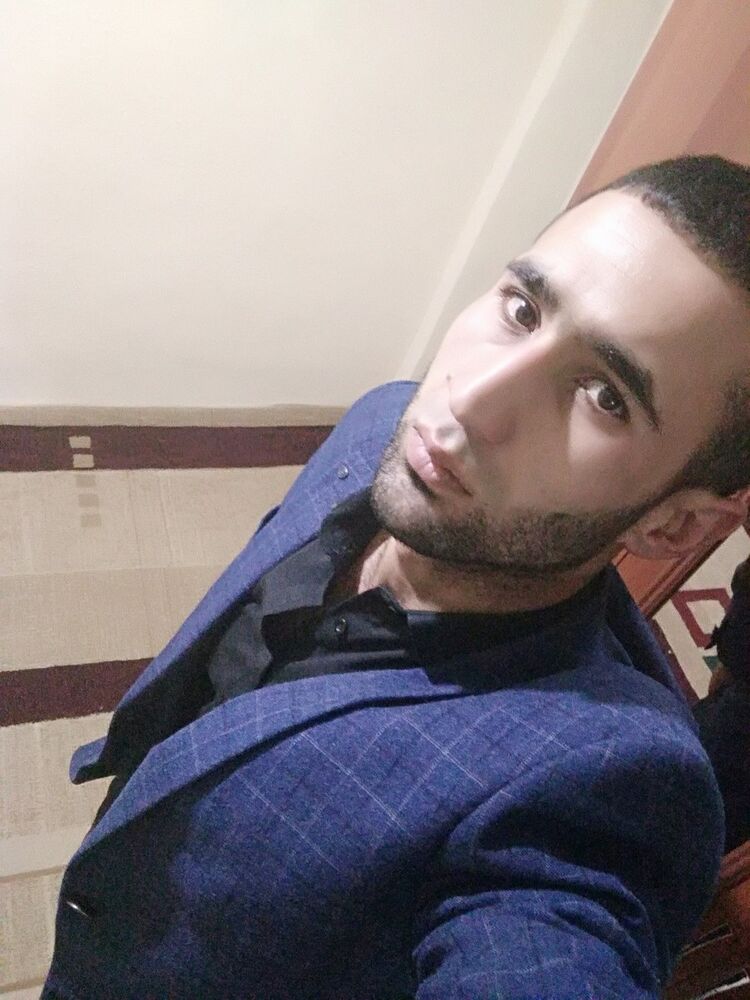  ,   Aki, 33 ,   ,   , c 