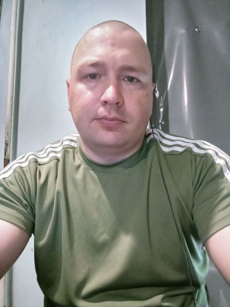  52823879  , 34 ,    