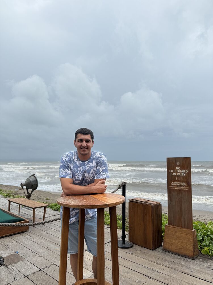  54521709  Ikrom, 30 ,    