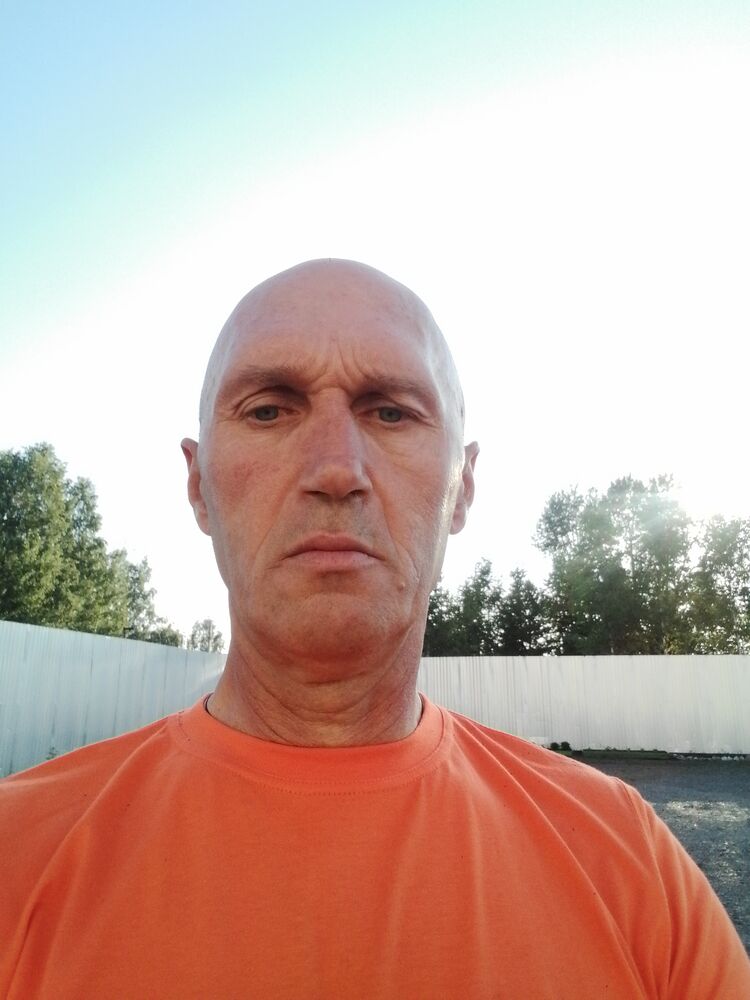 37006739  Ruslan, 53 ,    